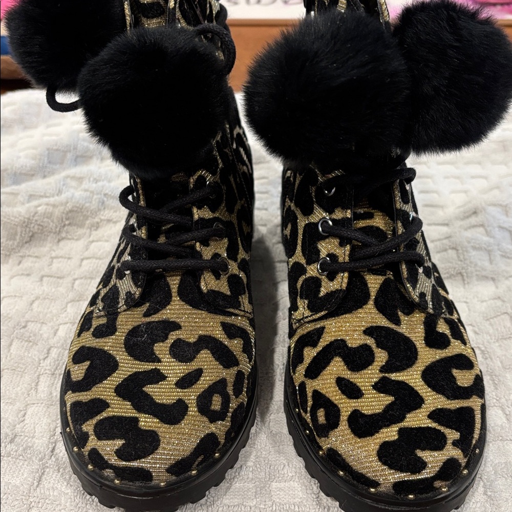 NWOT GB girls Black and Gold boots